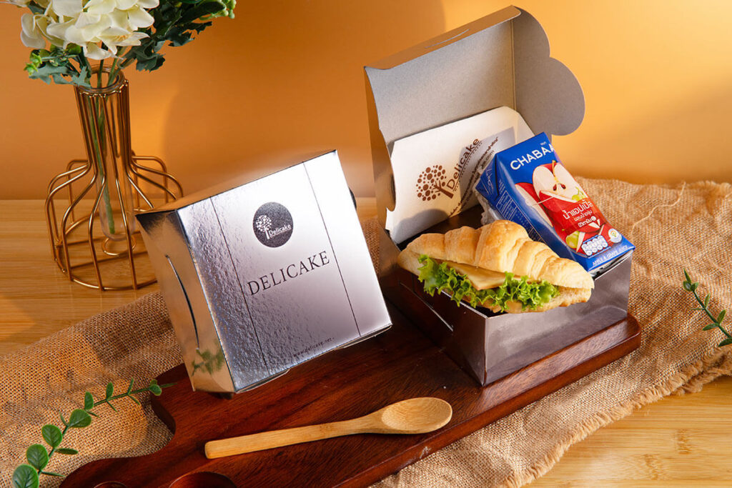 Snack Box หรู พรีเมี่ยม กล่องสีเงิน Snack Box หรู พรีเมี่ยม กล่องสีเงิน